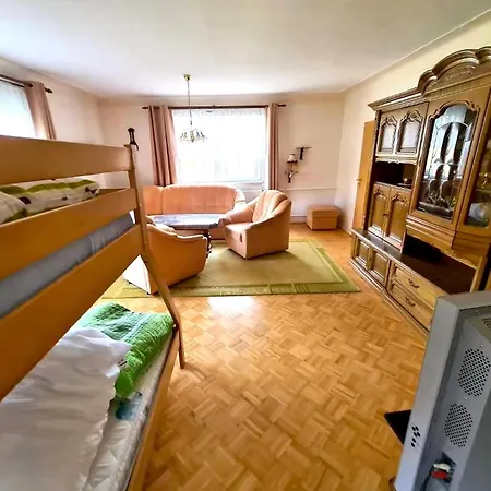 Semesterbostad In Bei Gruenen Huegeln, Cleaning Included Bärenstein