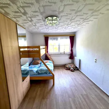 In Bei Gruenen Huegeln, Cleaning Included * Bärenstein